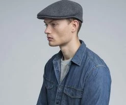 Men 504 - Kangol Wool Flat Cap